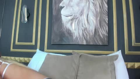 Snapshot of valen_martinez_ chatting on 06-06-26, 06:23 V A L E N online show from 06-06-26, 06:23
