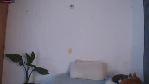 IG-valen mendoza99  twitter valenthompson99 online show from 04-16-26, 02:34