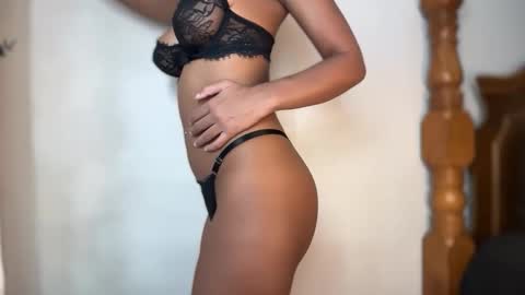 Snapshot of valenciaember chatting on 12-19-25, 01:51 Valencia Ember online show from 12-19-25, 01:51