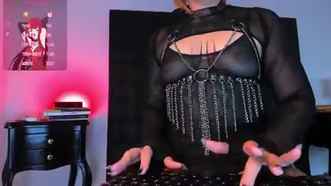 Snapshot of valengray chatting on 06-12-26, 11:42 Valen online show from 06-12-26, 11:42