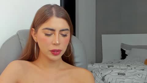 Snapshot of valenjonex chatting on 03-11-25, 07:36 Angela online show from 03-11-25, 07:36