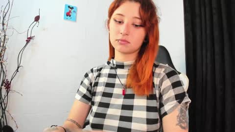 Snapshot of valent_27 chatting on 12-28-24, 05:33 Valentina online show from 12-28-24, 05:33