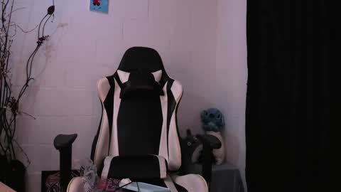 Snapshot of valent_27 chatting on 12-30-24, 09:37 Valentina online show from 12-30-24, 09:37