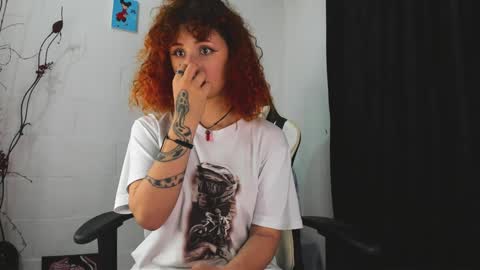 Snapshot of valent_27 chatting on 12-30-24, 01:14 Valentina online show from 12-30-24, 01:14