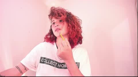 Snapshot of valent_27 chatting on 02-25-25, 05:52 Valentina online show from 02-25-25, 05:52