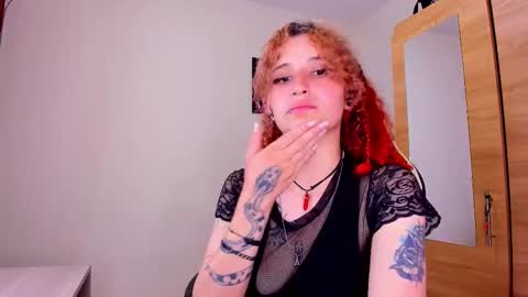 Snapshot of valent_27 chatting on 09-25-25, 05:22 Valentina online show from 09-25-25, 05:22