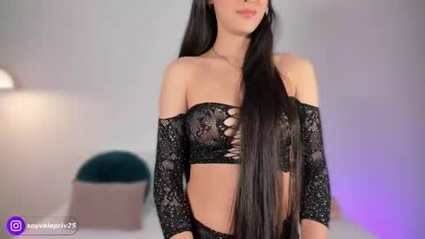 Valentina Torres online show from 12-18-25, 11:11