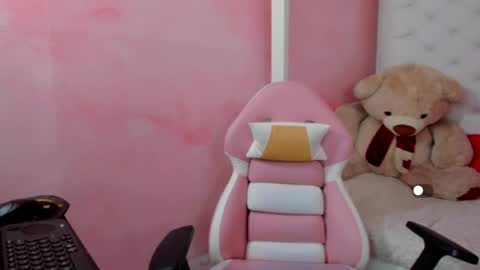 VALENTINA  online show from 04-30-26, 03:35