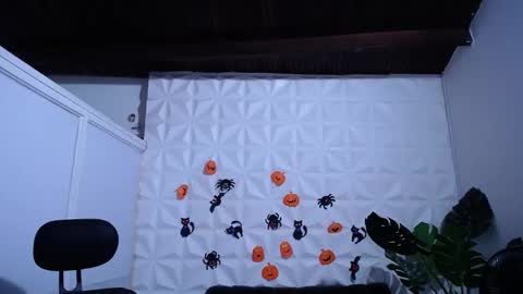 Valentina  online show from 10-11-25, 09:46