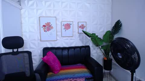 Valentina  online show from 11-06-25, 02:45