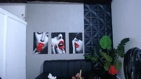Snapshot of valentina_mature chatting on 06-06-26, 12:38 Valentina online show from 06-06-26, 12:38