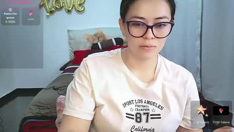 Snapshot of valentina_nappi96 chatting on 04-21-26, 01:53 VALE online show from 04-21-26, 01:53