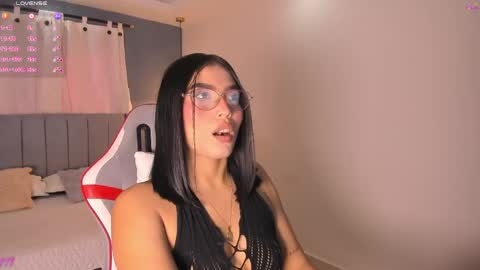 Snapshot of valentina_noa chatting on 06-07-26, 01:15 Valentina online show from 06-07-26, 01:15