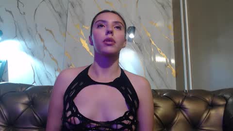 Snapshot of valentina_red18 chatting on 10-09-25, 06:17 Valentina online show from 10-09-25, 06:17