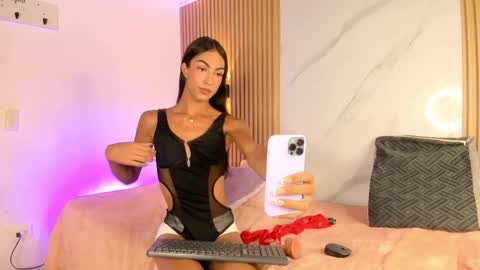 Snapshot of valentinaliux_ chatting on 04-22-26, 12:07 valentinaliux_ online show from 04-22-26, 12:07