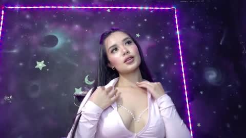 valentinarojass_ online show from 04-17-26, 06:22