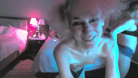 Snapshot of valentinas_dream chatting on 12-21-24, 09:23 Tina Bates online show from 12-21-24, 09:23