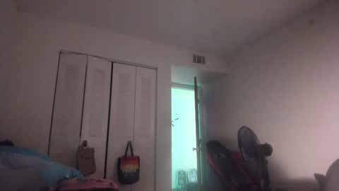 Snapshot of valentinas_dream chatting on 09-21-25, 07:10 Tina Bates online show from 09-21-25, 07:10