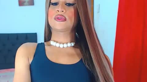 Snapshot of valentinaxxxdoll chatting on 02-10-25, 06:35 VALENTINA online show from 02-10-25, 06:35