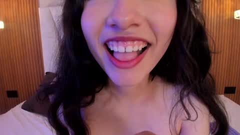Snapshot of valentine_cutemml chatting on 05-22-26, 01:17 Valentine online show from 05-22-26, 01:17