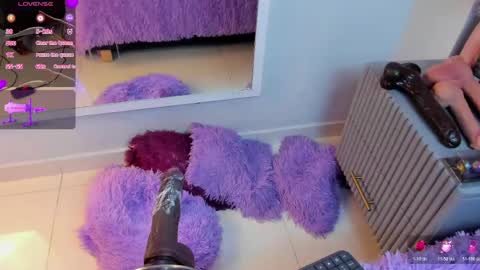 Mia  online show from 04-14-26, 08:37