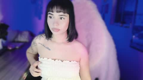 Snapshot of valentinna_5 chatting on 05-30-26, 07:05 Danielle Please help me to reach 300 thumbs up online show from 05-30-26, 07:05