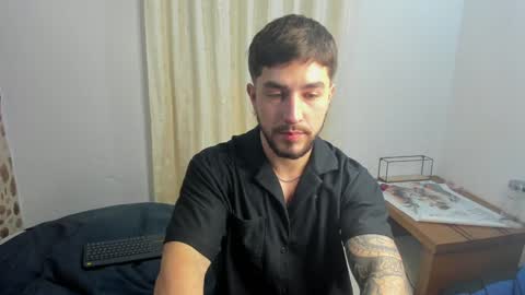 Snapshot of valentino2201 chatting on 12-24-24, 11:33 valentino online show from 12-24-24, 11:33