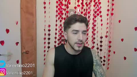 Snapshot of valentino2201 chatting on 02-14-25, 01:02 valentino online show from 02-14-25, 01:02