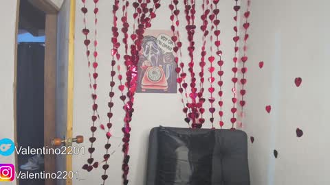 Snapshot of valentino2201 chatting on 02-26-25, 01:11 valentino online show from 02-26-25, 01:11
