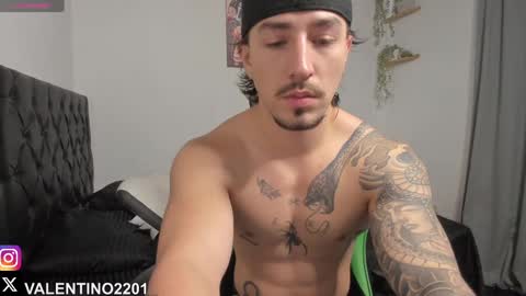 Snapshot of valentino2201 chatting on 09-26-25, 11:42 valentino online show from 09-26-25, 11:42