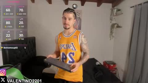 valentino online show from 11-07-25, 12:43