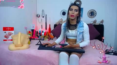 ...VALERIA DIR... online show from 10-17-25, 11:13