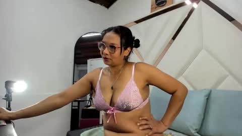 valeria_gil_ online show from 04-07-26, 04:02