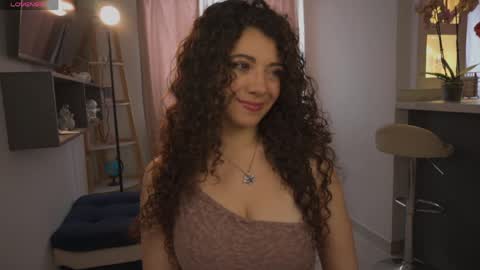 Snapshot of valeria_rosses chatting on 05-16-26, 05:45 Valeria online show from 05-16-26, 05:45
