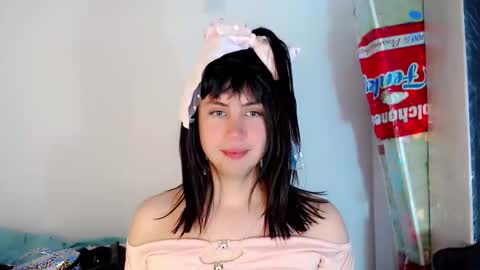 valeriagill_ online show from 10-19-25, 08:31