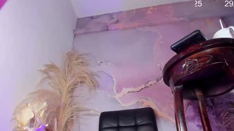 Snapshot of valeriaqueents21 chatting on 10-29-25, 01:13 valeriaqueents21 online show from 10-29-25, 01:13