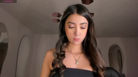 Snapshot of valeriavelvet chatting on 05-26-26, 12:12 Vale online show from 05-26-26, 12:12