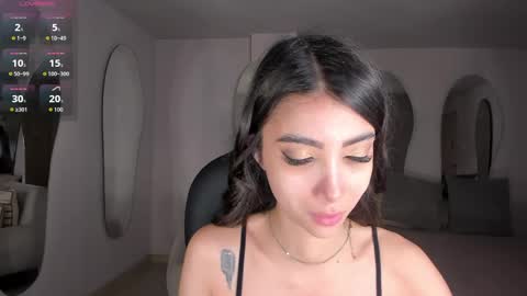 Snapshot of valeriavelvet chatting on 05-29-26, 11:52 Vale online show from 05-29-26, 11:52