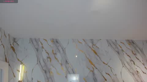 Snapshot of valeriavelvet chatting on 06-19-26, 12:09 Vale online show from 06-19-26, 12:09