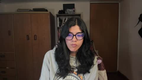 Snapshot of valerie__sky chatting on 01-07-25, 03:35 Val online show from 01-07-25, 03:35