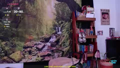 Snapshot of valerie_smile chatting on 06-07-26, 01:32 Valerie online show from 06-07-26, 01:32