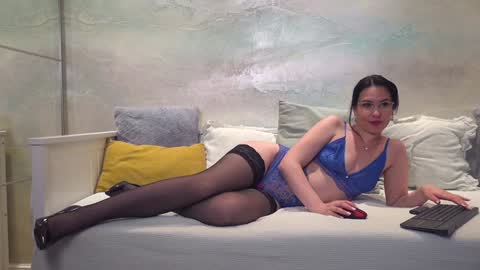 Snapshot of valeriecoy chatting on 01-16-25, 05:44 Valerie online show from 01-16-25, 05:44