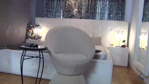 Snapshot of valeriecoy chatting on 10-09-25, 10:57 Valerie online show from 10-09-25, 10:57