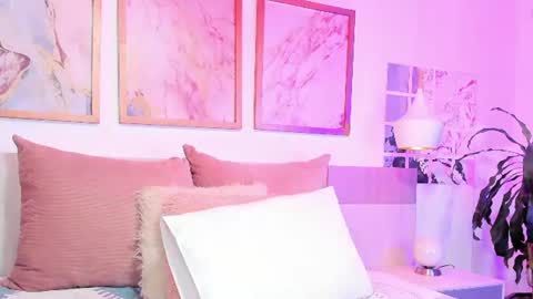 Snapshot of valeriefoxx chatting on 07-01-26, 12:29 Valeria online show from 07-01-26, 12:29