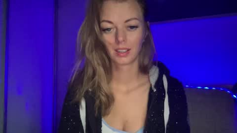 Snapshot of valerieluvsugar chatting on 12-16-24, 07:15 Valerie online show from 12-16-24, 07:15