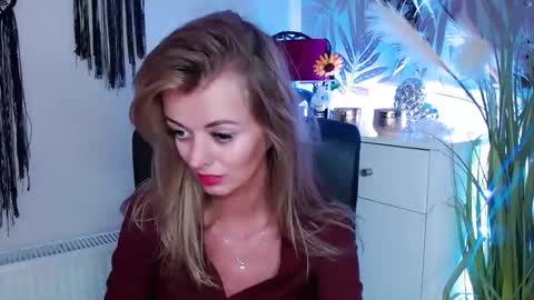 Snapshot of valerieluvsugar chatting on 12-30-24, 02:51 Valerie online show from 12-30-24, 02:51