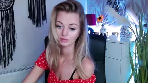 Snapshot of valerieluvsugar chatting on 02-10-25, 11:57 Valerie online show from 02-10-25, 11:57