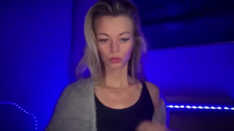 Snapshot of valerieluvsugar chatting on 09-17-25, 07:21 Valerie online show from 09-17-25, 07:21