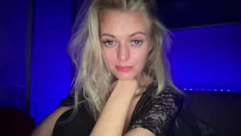 Snapshot of valerieluvsugar chatting on 10-08-25, 08:17 Valerie online show from 10-08-25, 08:17