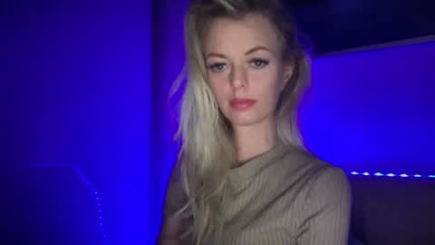 Snapshot of valerieluvsugar chatting on 11-27-25, 08:22 Valerie online show from 11-27-25, 08:22